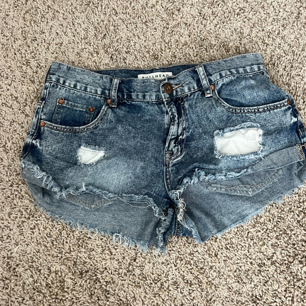 Very short slouchy cutoffs